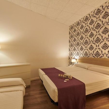 Hostal Mayerling Centro Barcelona Bagian luar foto