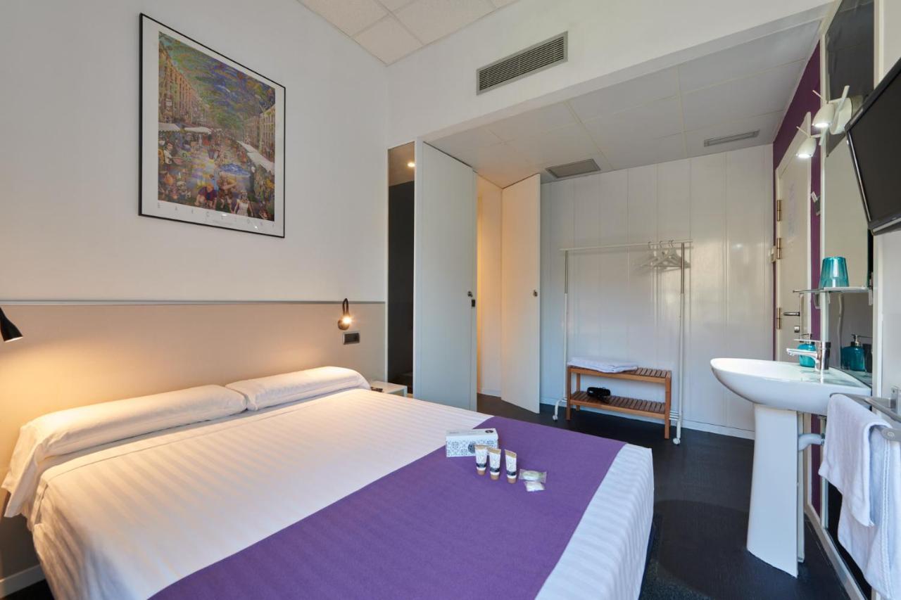 Hostal Mayerling Centro Barcelona Bagian luar foto