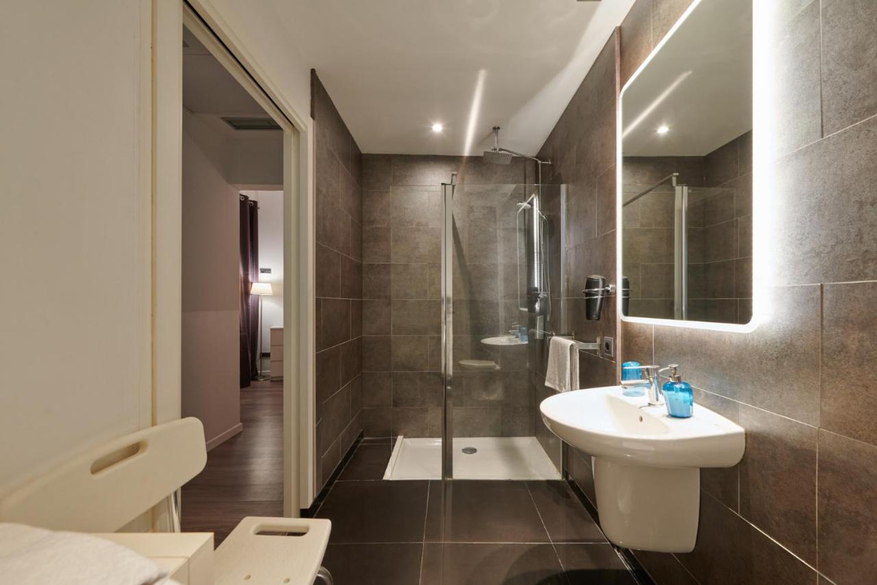 Hostal Mayerling Centro Barcelona Bagian luar foto