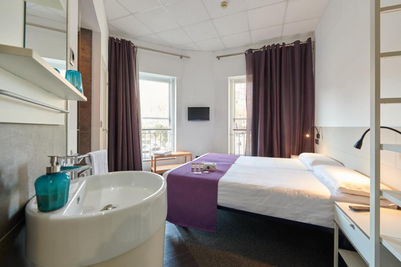 Hostal Mayerling Centro Barcelona Bagian luar foto