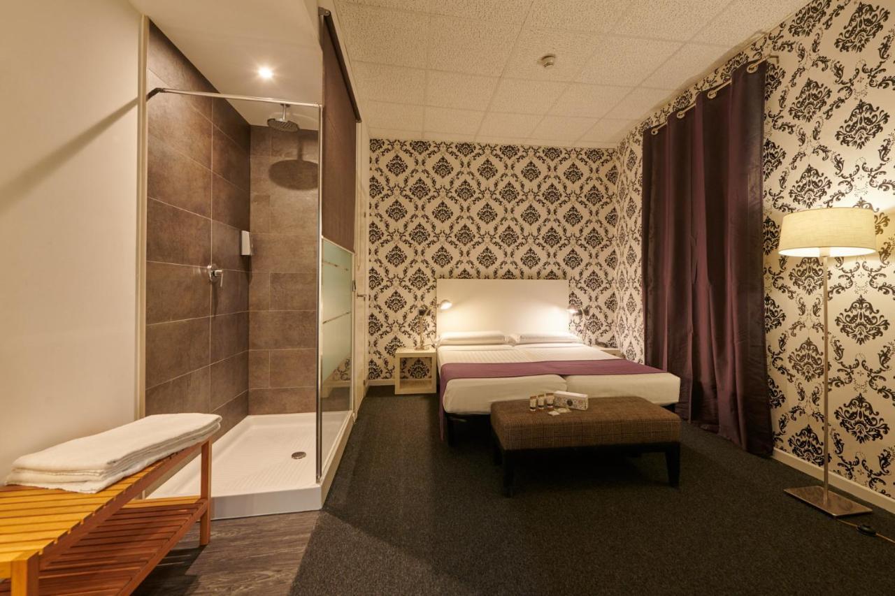 Hostal Mayerling Centro Barcelona Bagian luar foto